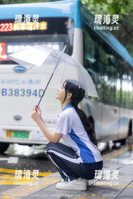 秀人网-尹甜甜 秀人网 - 尹甜甜的裙边诗篇——混合着画面的写真宝典