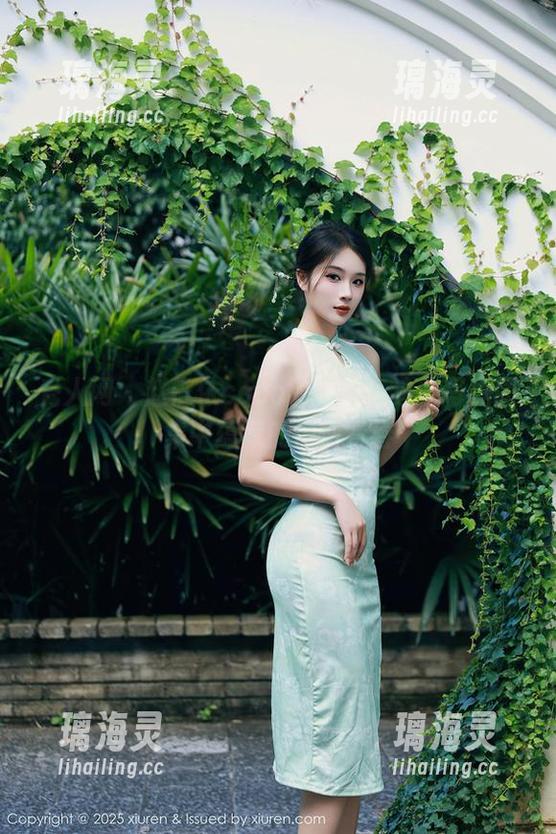 秀人网-赵惟依coco 秀人网 - 赵惟依coco的教室:这些写真图集中蕴藏的懵懂青春