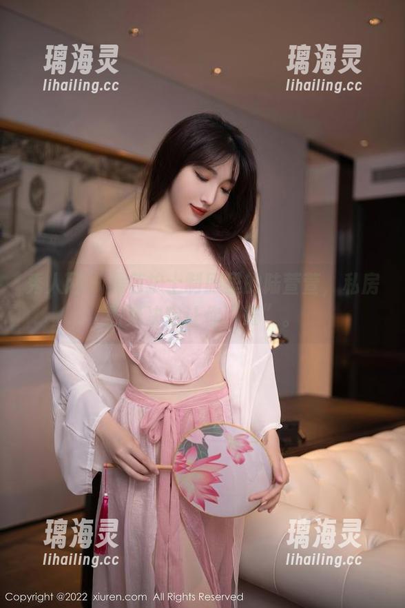 秀人网 - 黑色护士制服里的陆萱萱，私房图集决定让你“晕”。