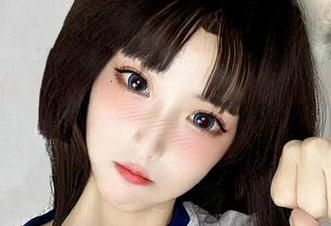 不想让你看的自拍：章鱼小童谣的作品默默翻了个白眼。