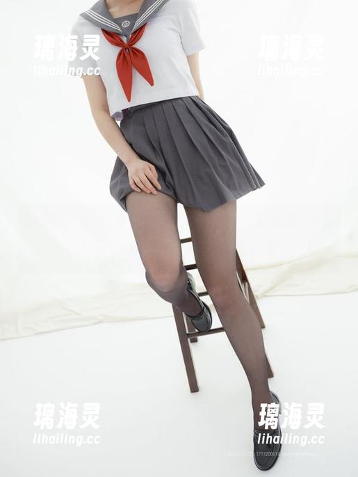 紧急企划-五更百鬼 紧急企划 - 五更百鬼的黑丝,怎么就这么上头,给我一张高清写真吧