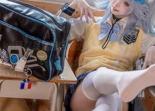 纸悦Etsu_ko带你捉迷藏：精选地雷系女子的小心思，在KTV里爆炸开来