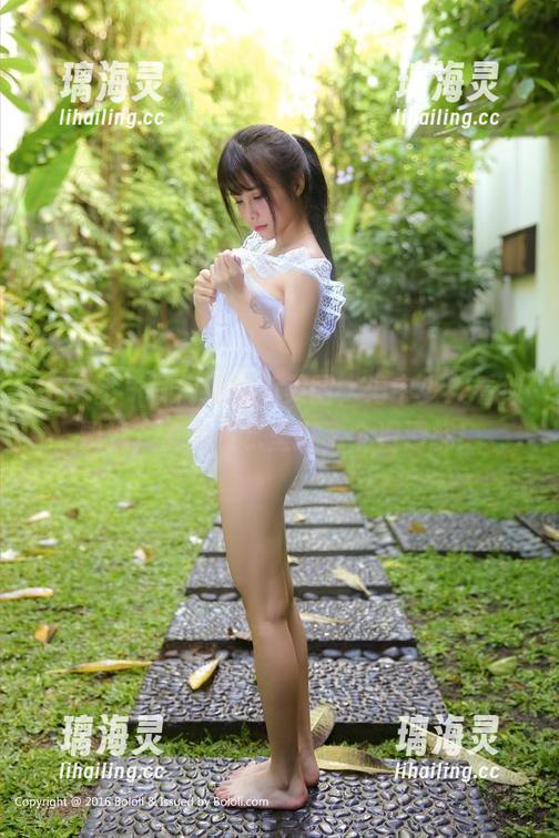 菠萝社-柳侑绮 菠萝社 - 柳侑绮的新美图,海中少女看似飘逸,其实在水里打了个滑滑梯!