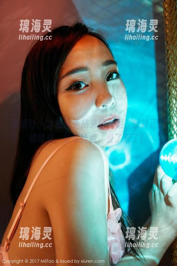 蜜桃社-冰露 蜜桃社 - 冰露信手拈来的裸足,此刻正打破常规,分享给我,爱了爱了!