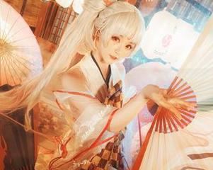 金鱼yui和她的白衬衫：高清图册，千种姿态，只为演绎那份不羁的青春。