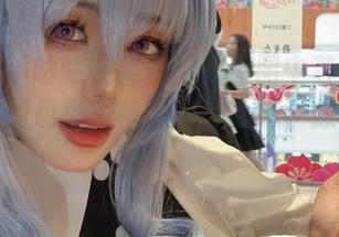 阿九从不咕咕在喜多川的原图中若隐若现，那个图包里藏着无数小心思，像个万花筒。