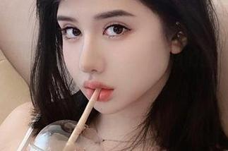 微密圈 – 定制与红色低胸齐飞，阿色的图片火力全开，不看后悔哦