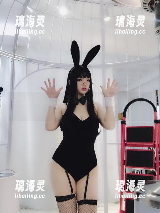 雪晴嘟嘟 在浴缸里打翻了牛奶桶:雪晴嘟嘟的图库精选