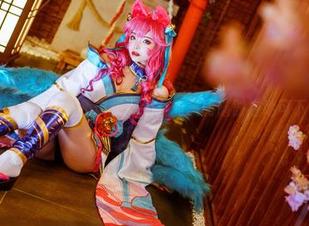 翻开图库，雯妹不讲道理少女的美丽随时随地可下载！