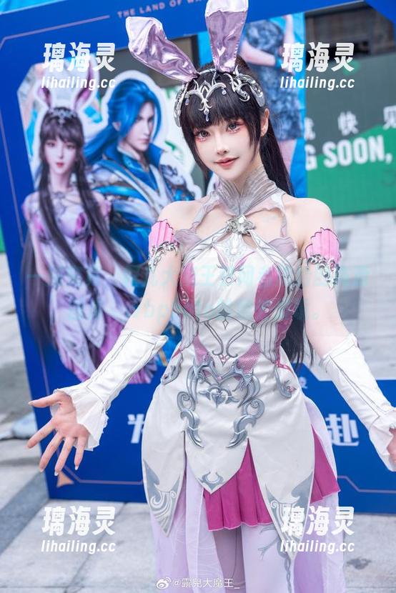 露儿大魔王 一探究竟,露儿大魔王禁闭者娜恰的高清图库,wbphoto的意外发现。
