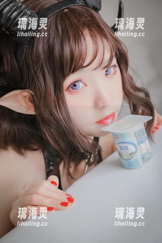 青水百合子，这次破T恤又被你玩坏了吧，最新图集见证奇迹！