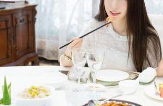 魅妍社 – 不小心收藏着的“夏倪可ella内衣”原图合集，居然让我又想起了那天的咖啡